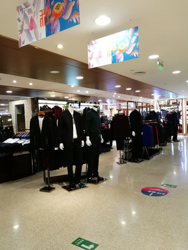 服裝店購物指南 探索時(shí)尚零售的魅力